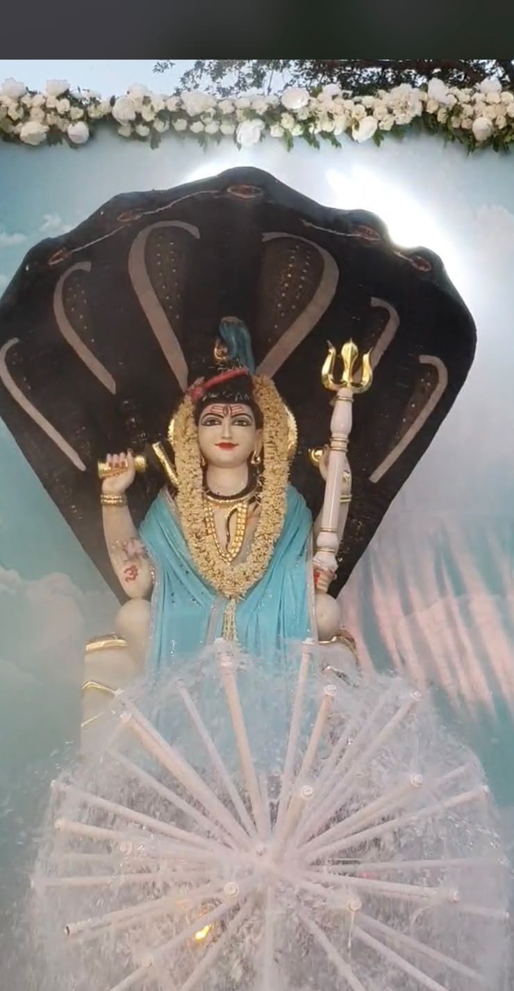 Vishnu on sheshnaag amid the fountain setting at Bada Mandir